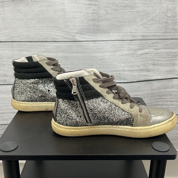 Steve Madden Golden Goose Knock off - Picture 6 of 7